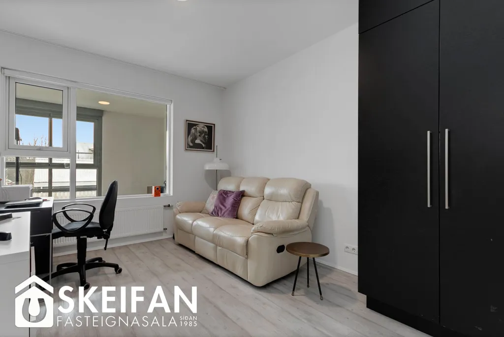 Chambres - Bright 3-Bed Apartment with Balcony in Reykjavik