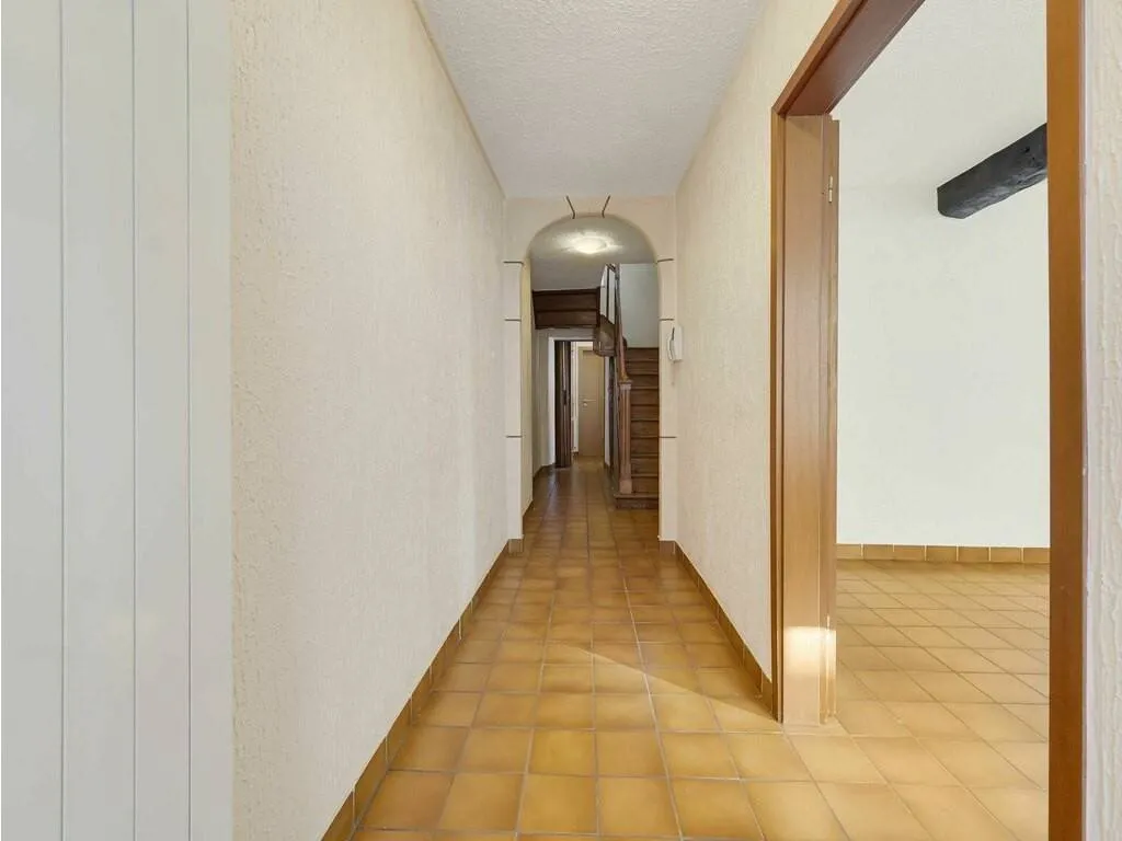 hallway_entrance