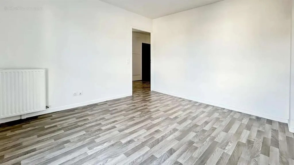 Toad - Modern Two-Bedroom Flat in Eco-Quarter, Melun