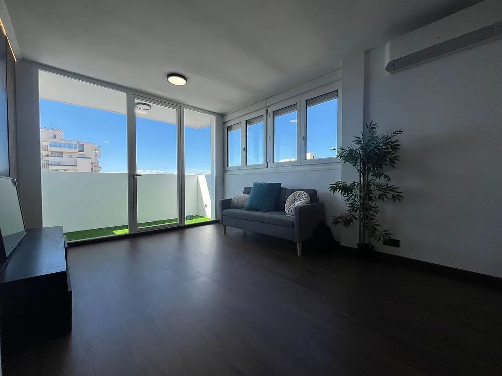 Living Room - Apartment with Terrace in Canillas, Madrid