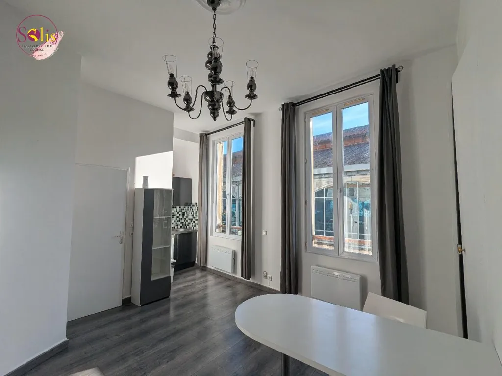 Salle à manger - Studio Meublé en Hyper Centre à Cognac
