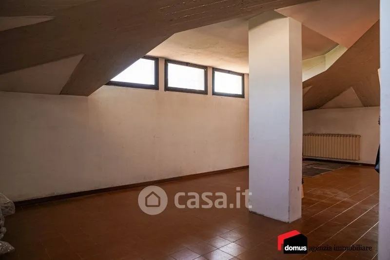 Pièces - Semi-detached Villa with Garden in Thiene Centre