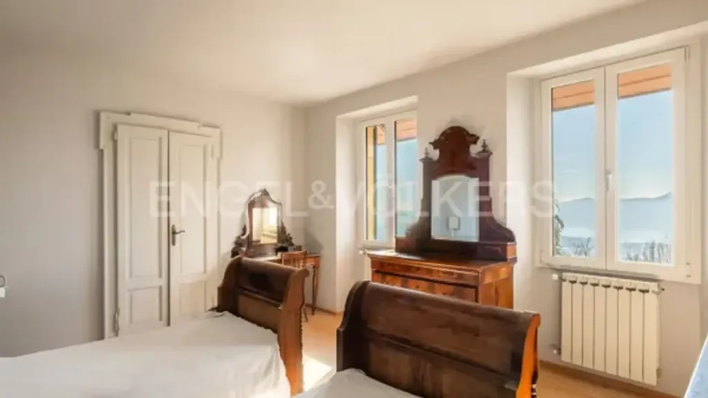 Magamistoad - Historic Villa with Lake View in Bee