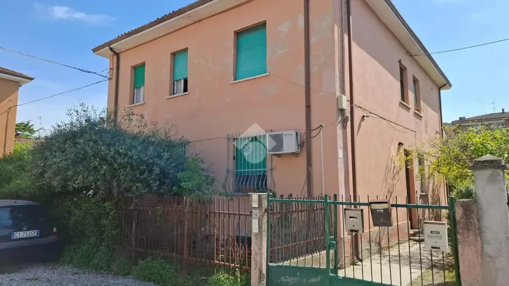 Välivaade - Independent House with Courtyard in Verona
