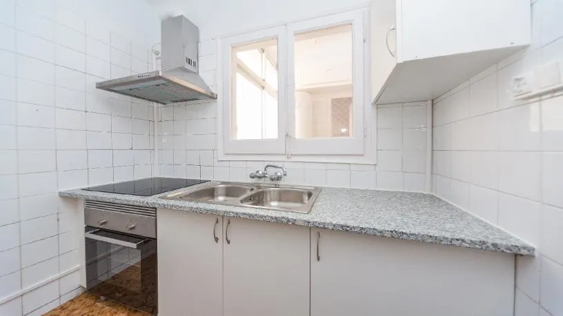 Köök - Apartment with Garden Access in Badalona