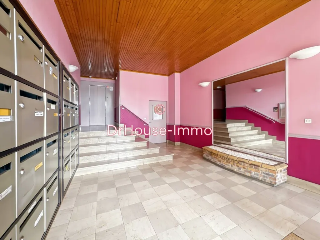 Esik - Bright 2-Bedroom Apartment with Balcony in Le Mans