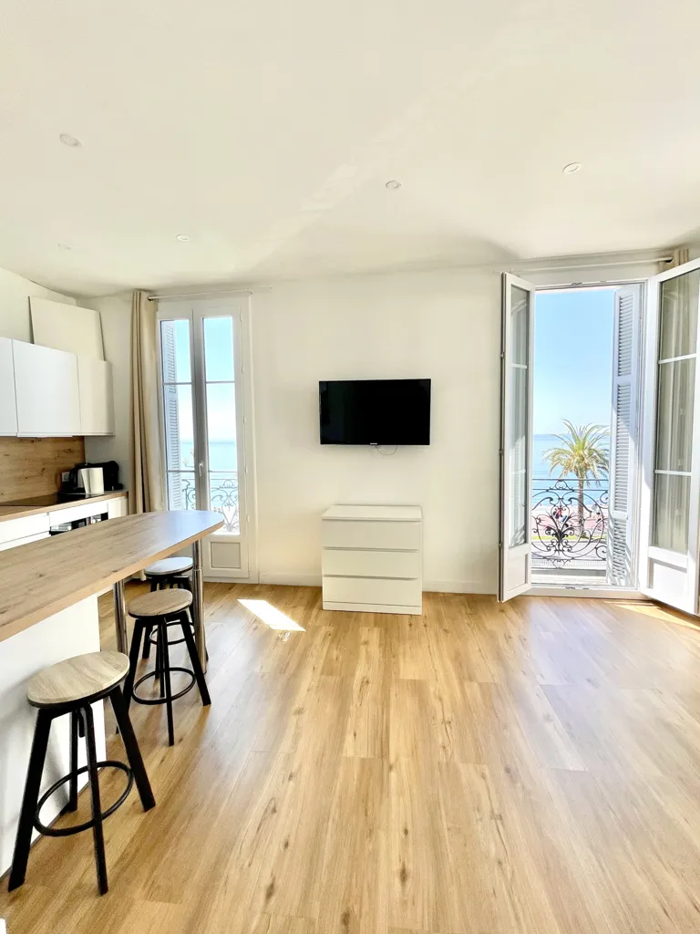 Elutuba - 3-Bed Apartment with 180° Sea View in Nice
