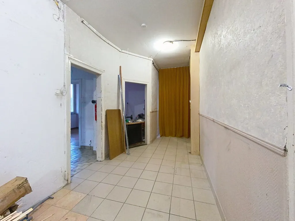 Entrée - Appartement 5 Pièces avec Dépendances à Wolfisheim