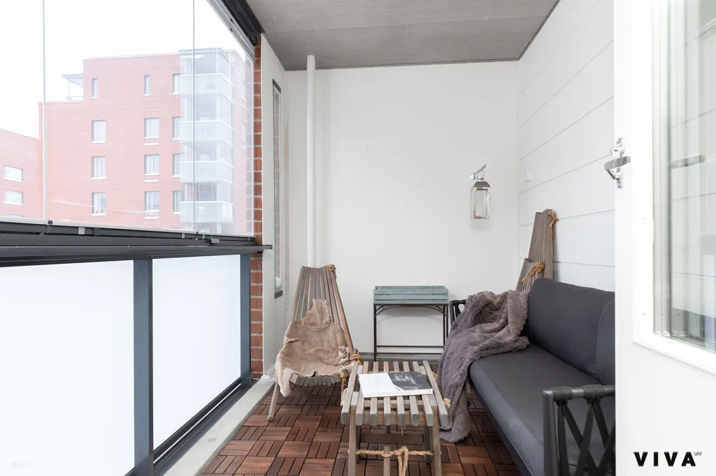Balcon - Modern Flat with Balcony in Matinkylä