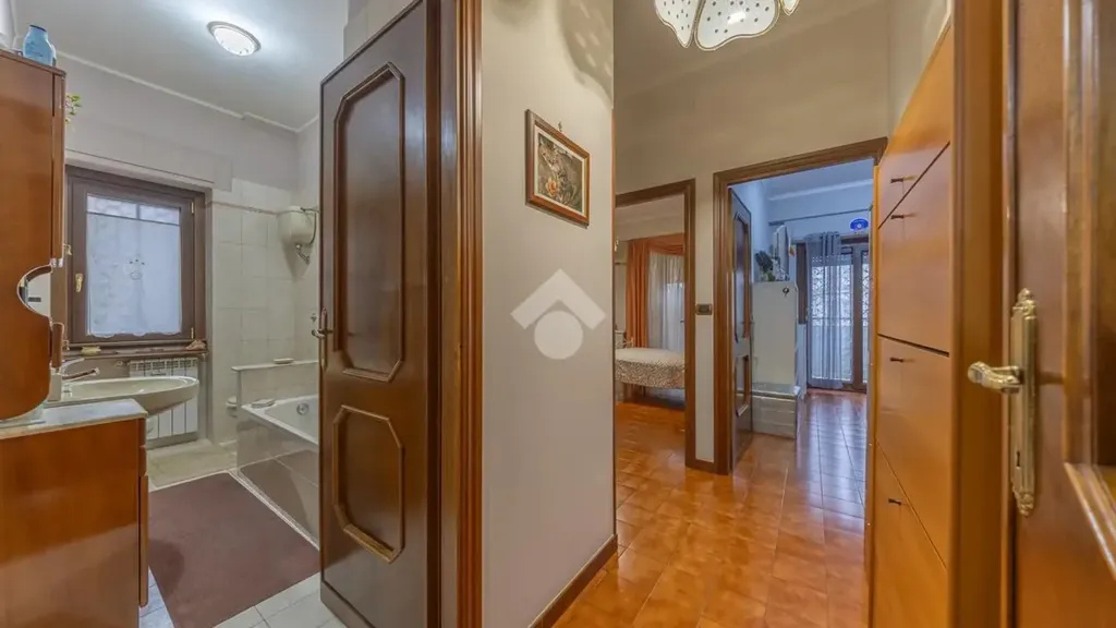 Salles de bain - Apartment with Balconies in La Rustica, Rome