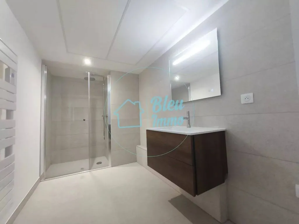 Salles de bain - Appartement Neuf avec Vue Mer à Le Grau-du-Roi