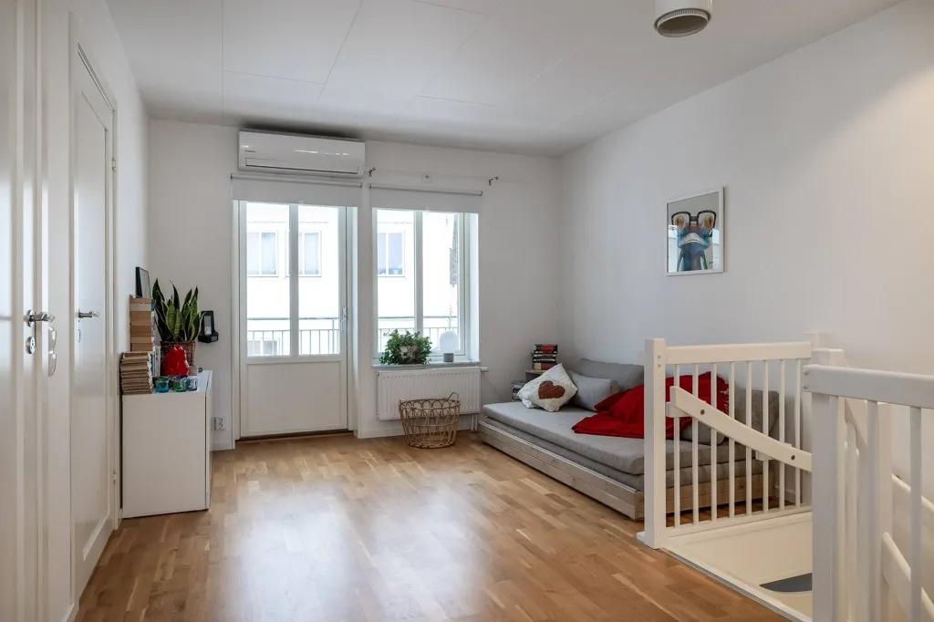 Entrée - Apartment with Balcony in Ekeby Almby, Örebro