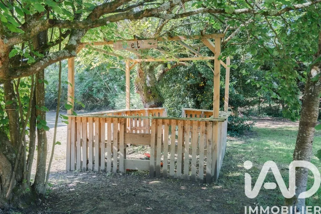 Maison 20 pièces à Les Hauts-d'Anjou