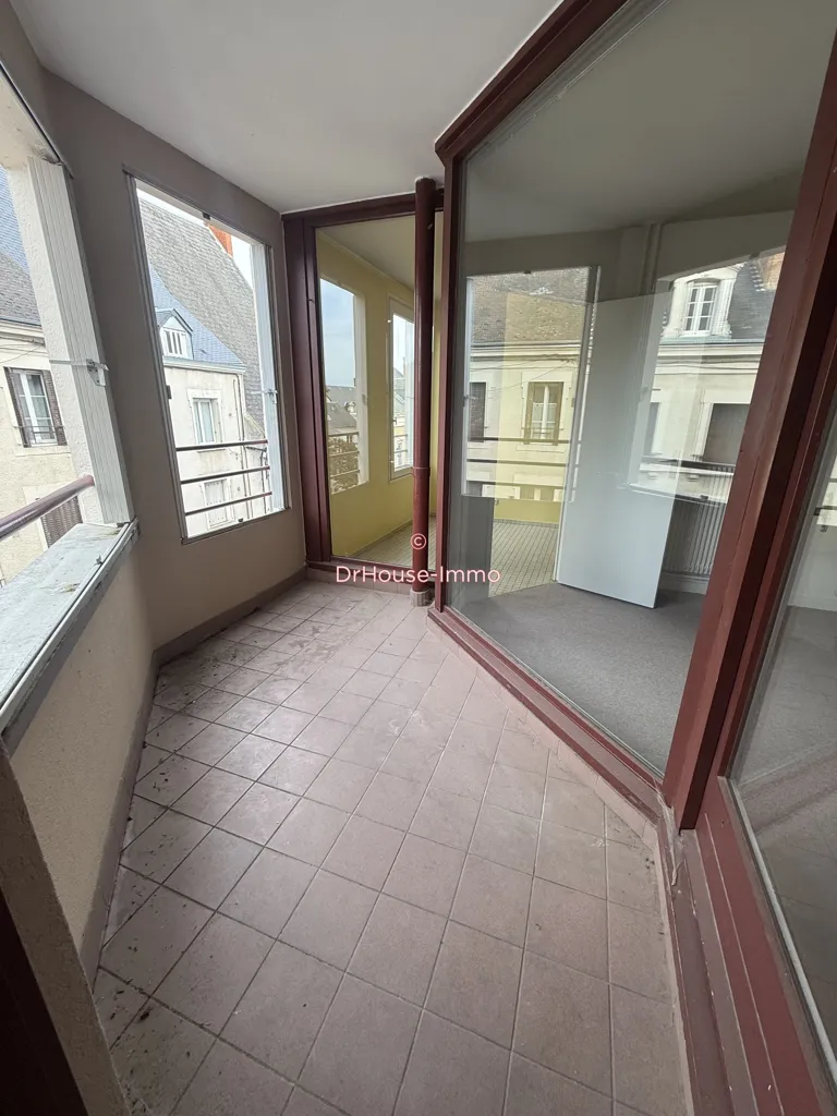 Rõdu - Second-Floor Flat with Loggia in Châteauroux Centre