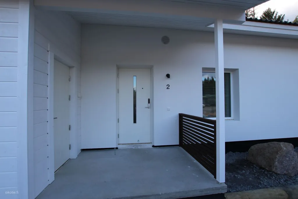 Entrée - Modern Flat with Garden View in Käpylä, Kankaanpää