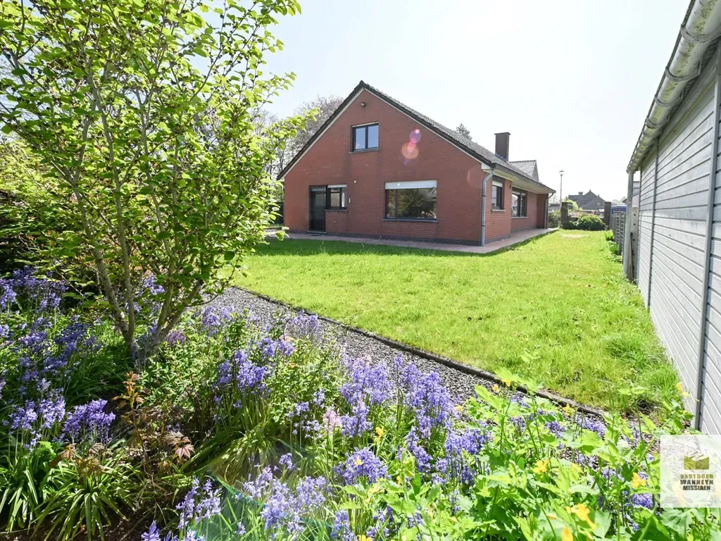 Aed - Spacious House with Garden in Beernem
