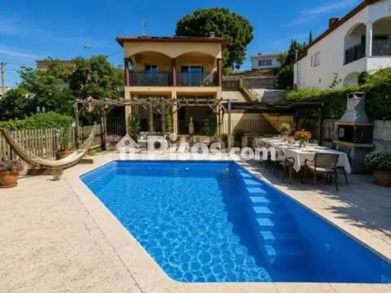 Bassein - Chalet with Pool in Cartellà