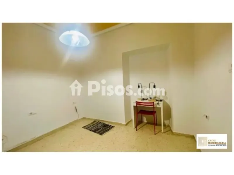 Bureau - 3-Bed Apartment with East View in Cádiz