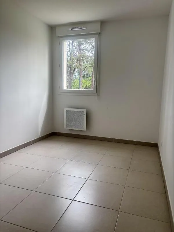 Toad - Modern Apartment with Loggia in Garons