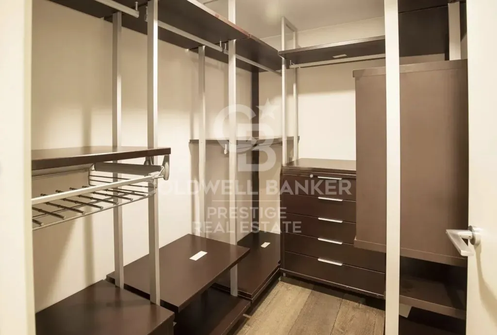 Pièces - Beachfront Apartment with Pool in Barcelona