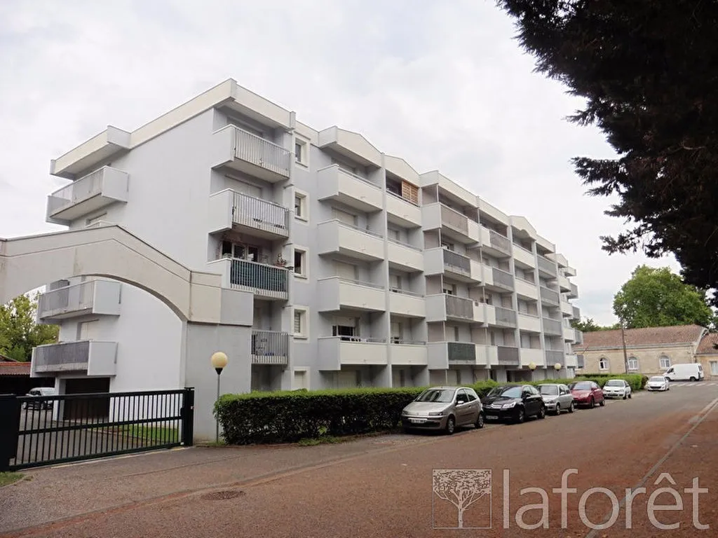 Extérieur - Studio avec Balcon dans Résidence Sécurisée à Gradignan