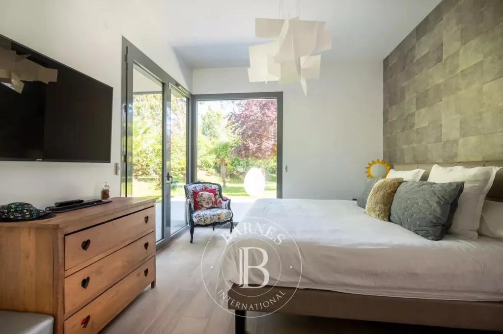 Magamistoad - Contemporary Villa with Pool in Rueil Malmaison