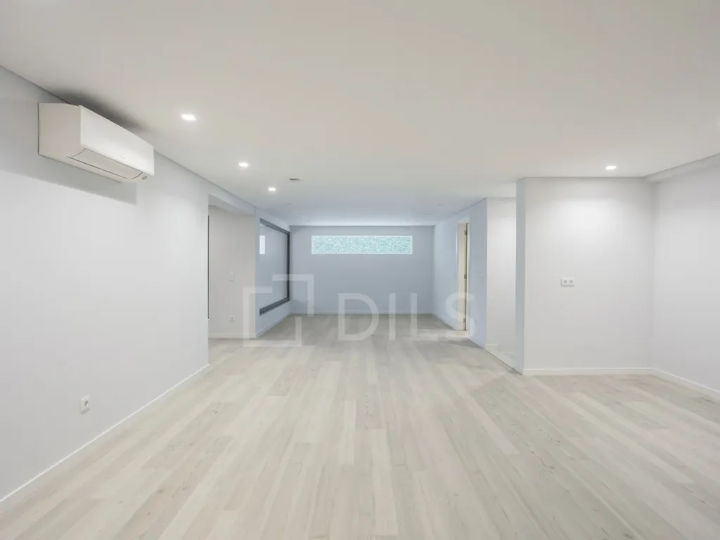 Elutuba - T5+3 House with Pool in Cascais