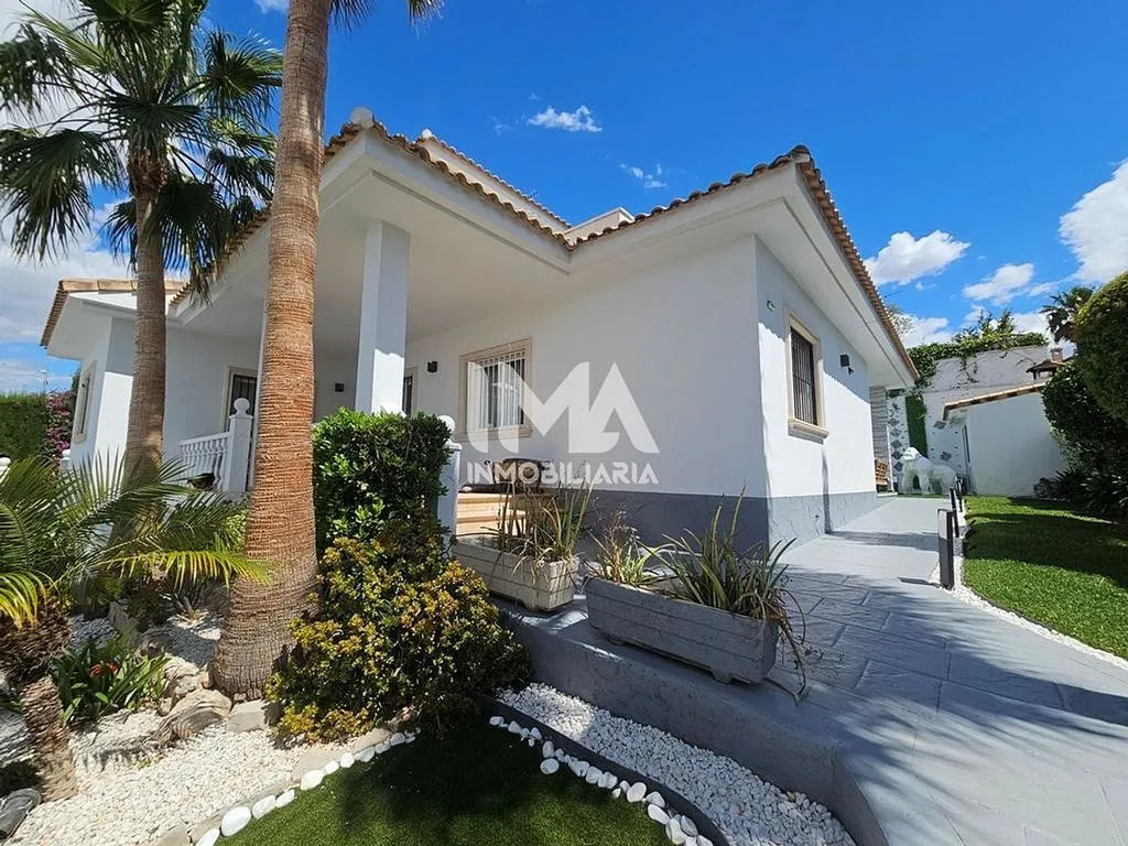 Exterior - Chalet with Pool and Terrace in Montepilar