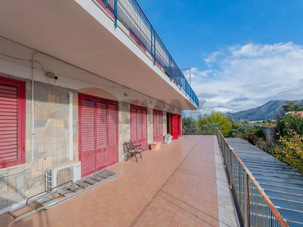 Balcon - Villa Portion with 360° Views in Villagrazia