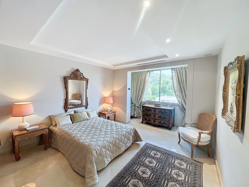 Chambres - Appartement de 3.5 Pièces avec Vue Mer à Cannes