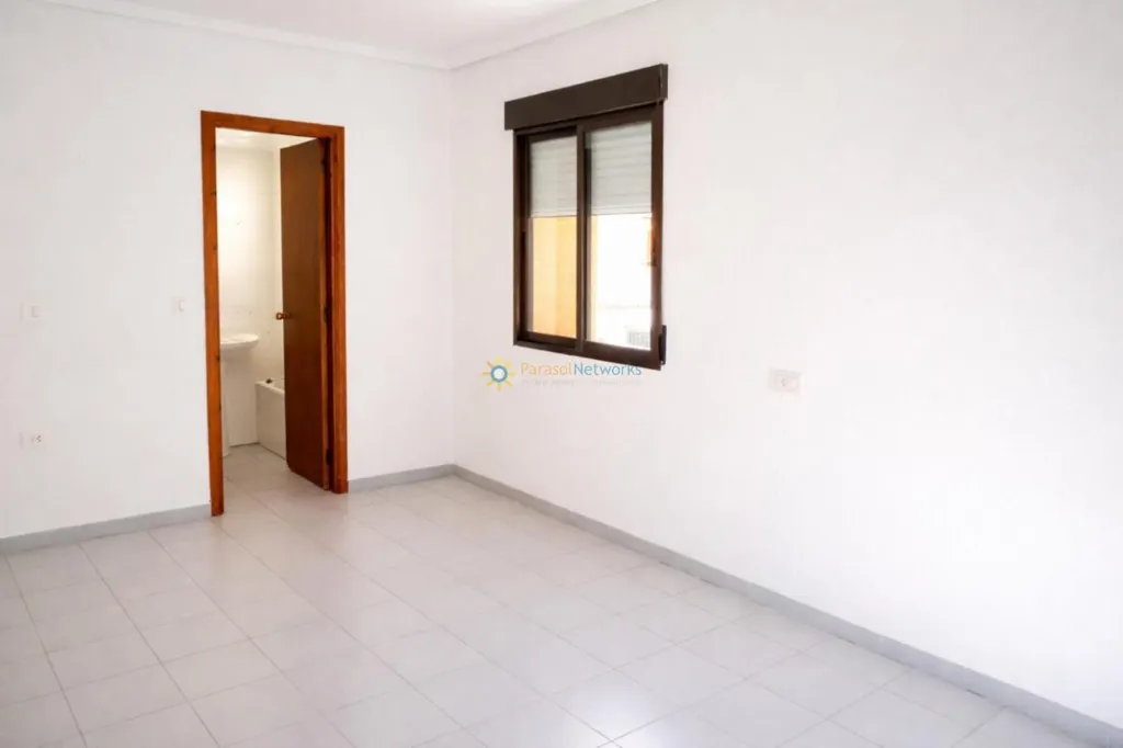 Pièces - Renovated Hotel with Balcony in Rafelcofer