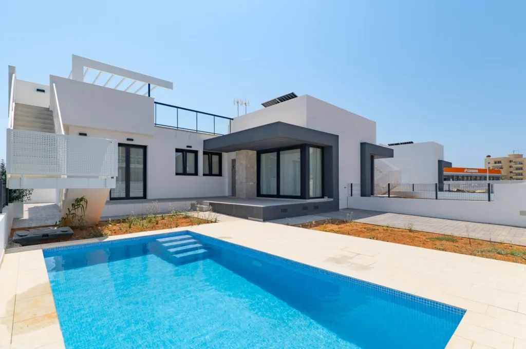Piscina - Luxury Villa with Mountain View in Els Poblets