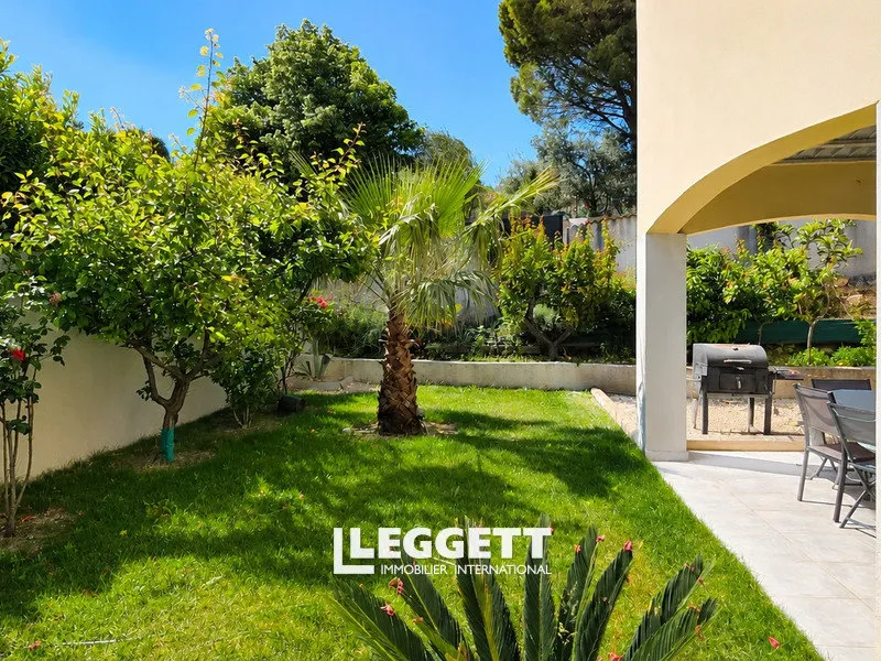 Jardin - Villa avec Piscine à Saint-Nazaire, Gard