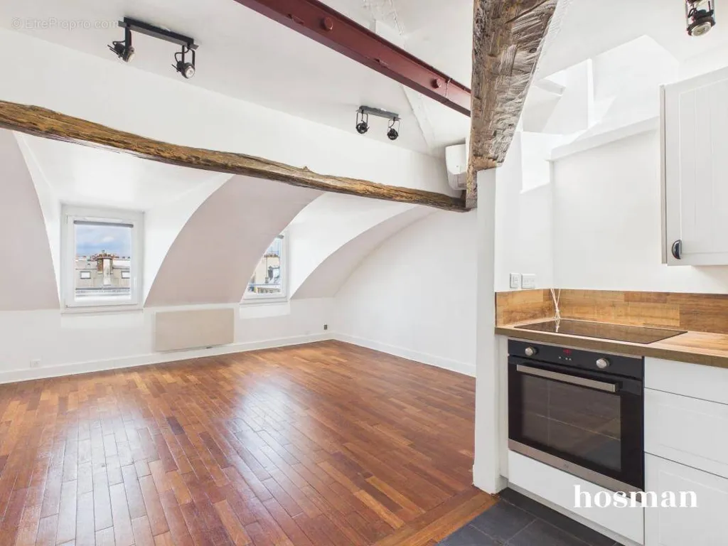 Toad - 2-Bedroom Parisian Flat with Rooftop View