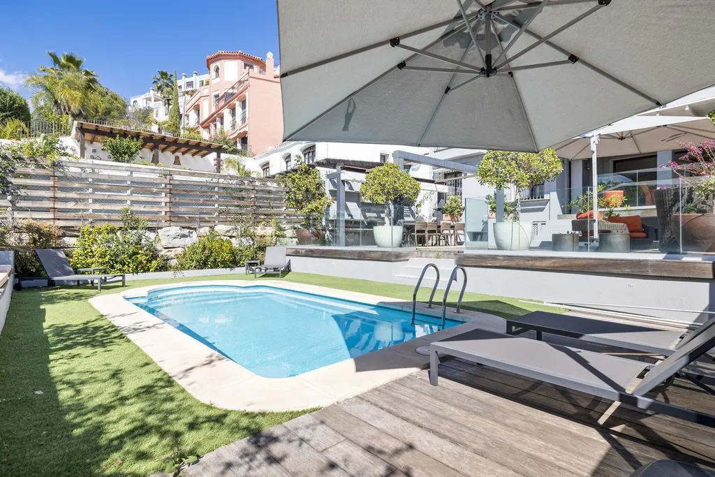Piscine - Luxury Townhouse with Pool in Benahavís