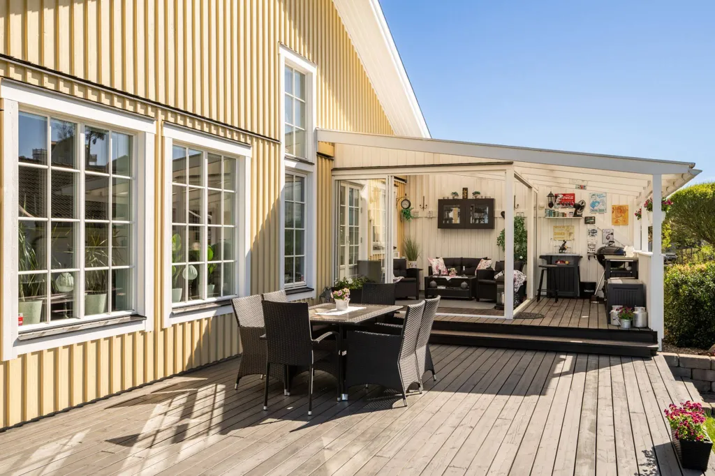 Terrasse - 1-Plan Villa with Mälaren View in Sundsvik