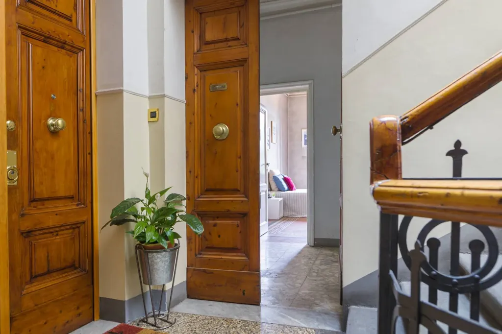 Esik - Florentine Apartment with Terrace in Porta a Prato