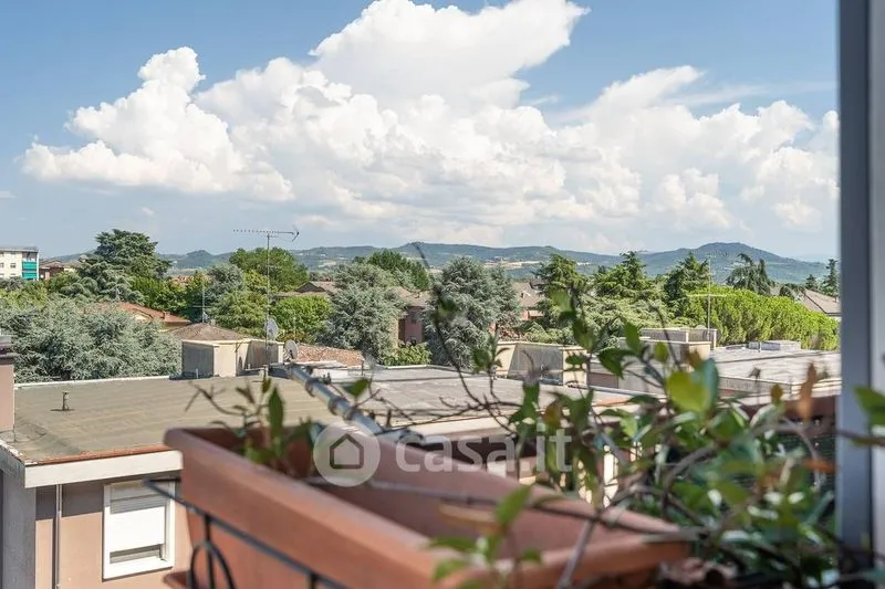 Balcon - Apartment with Balcony and Garage in Voghera