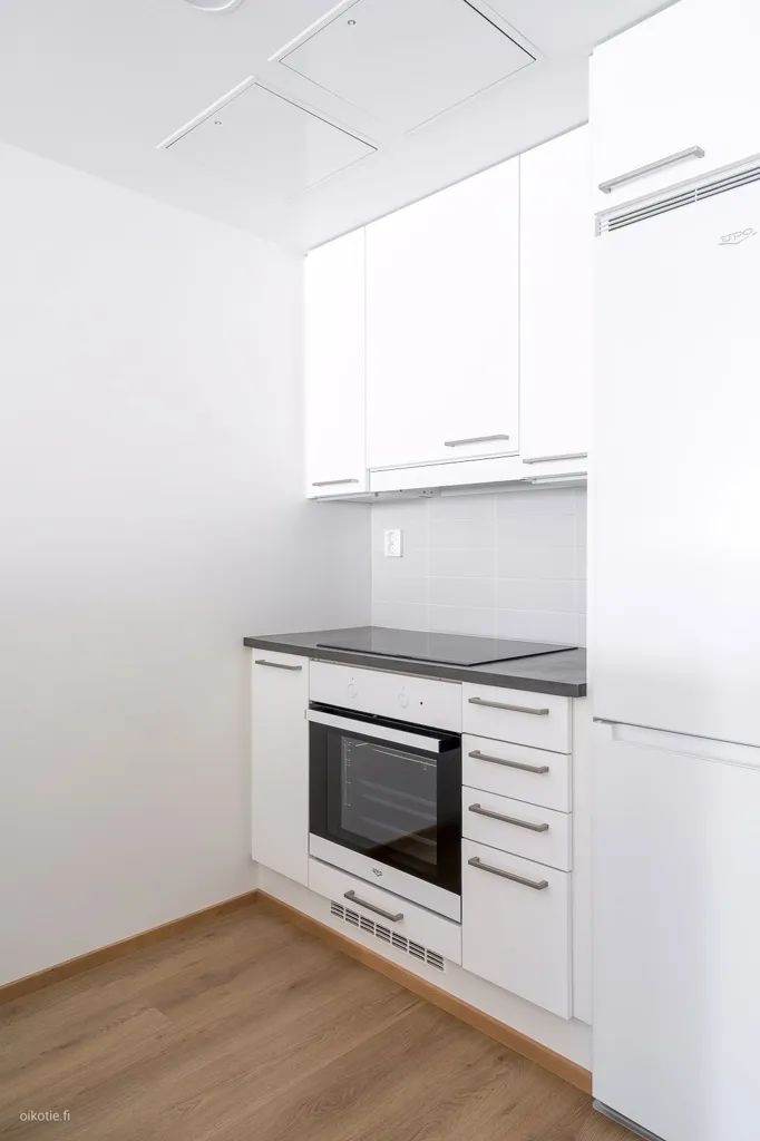 Kitchen - Modern Flat with Balcony in Pasila, Helsinki