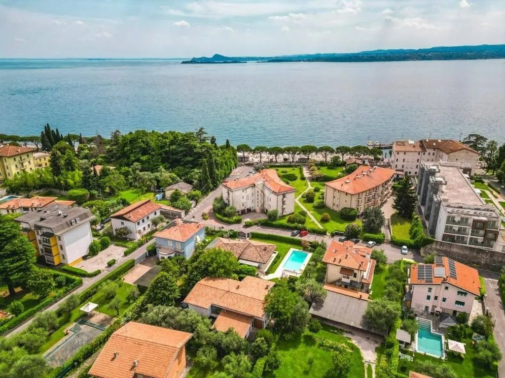 Õhuvaade - Villa with Pool near Lake Garda