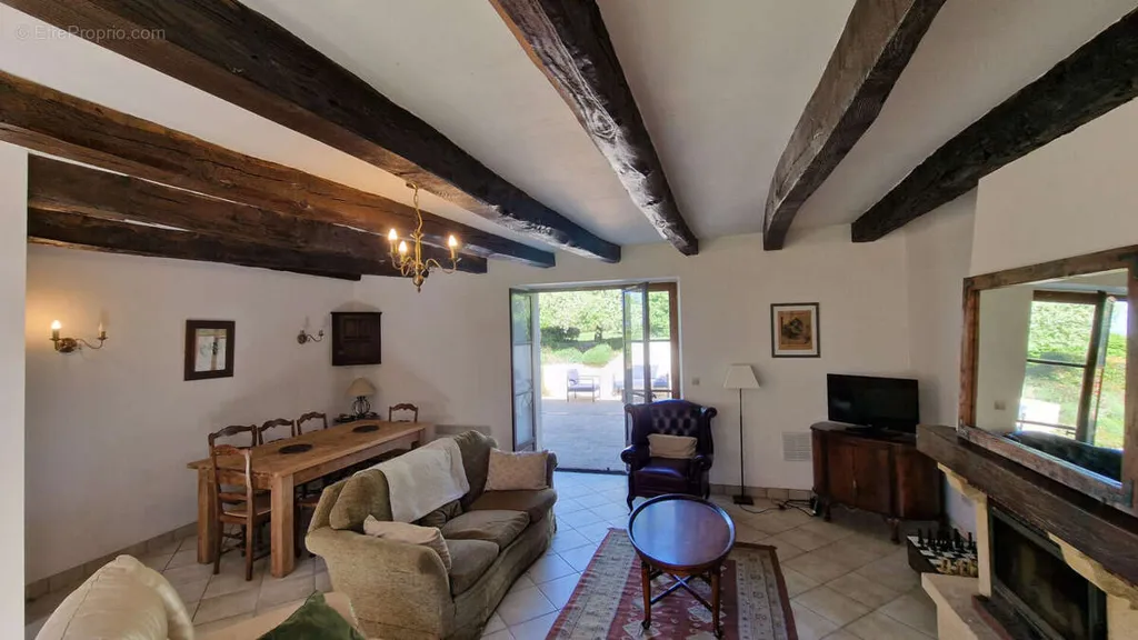 Elutuba - Charming Farmhouse with Garden in Évriguet