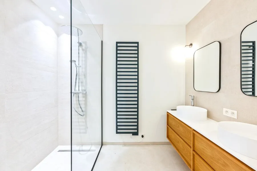 Salles de bain - Appartement de 2 Chambres avec Jardin au Premier Étage à Observatoire