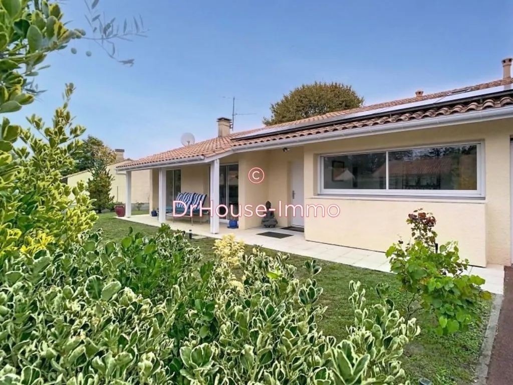 Extérieur - Maison Familiale avec Piscine au Haillan