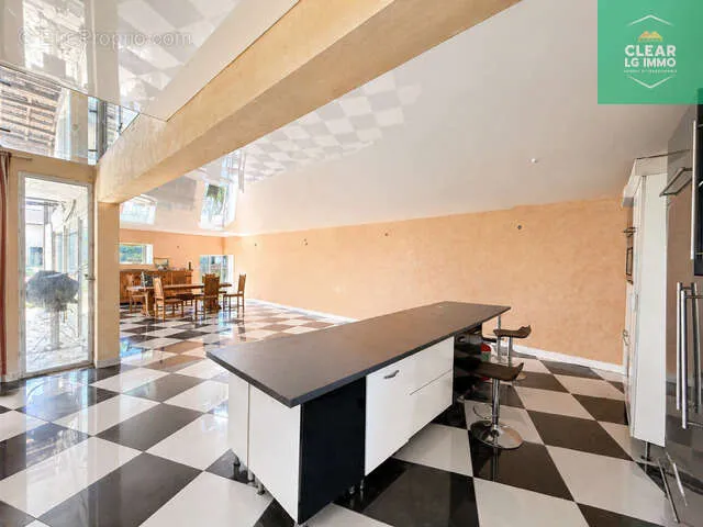 Cuisine - Maison à Rénover avec Piscine à Briey