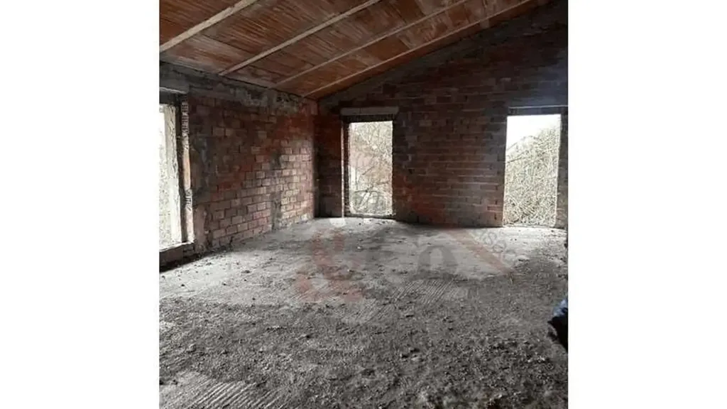 Rooms - Rustic Property with Large Garden in Modena