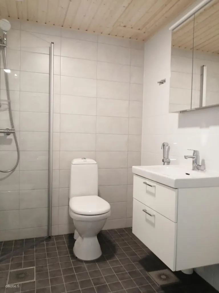 Vannitoad - Modern Apartment with Balcony in Espoonlahti
