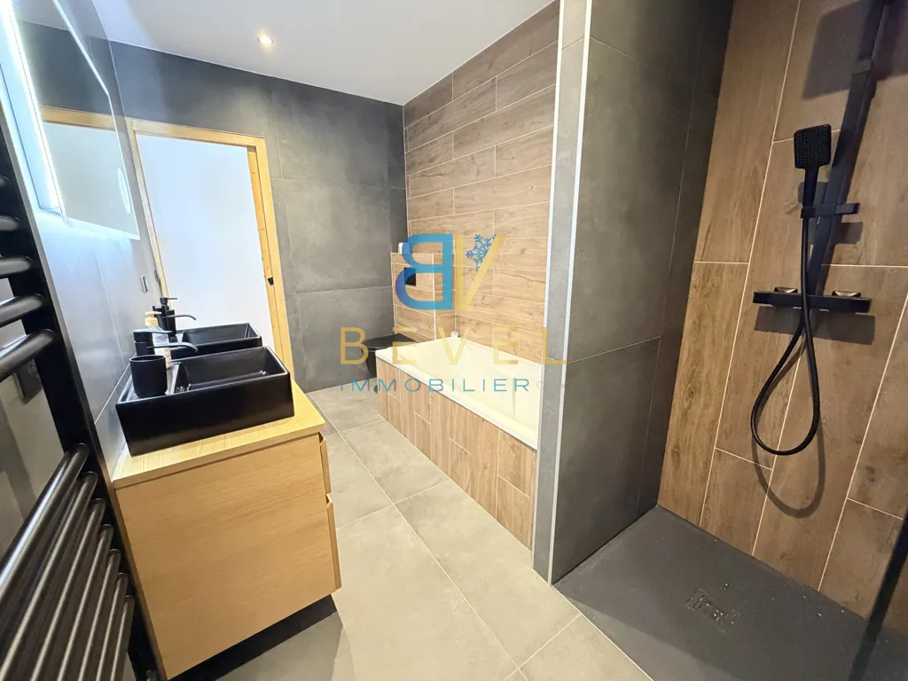 Bagni - Contemporary Chalet with Panoramic View in La Toussuire
