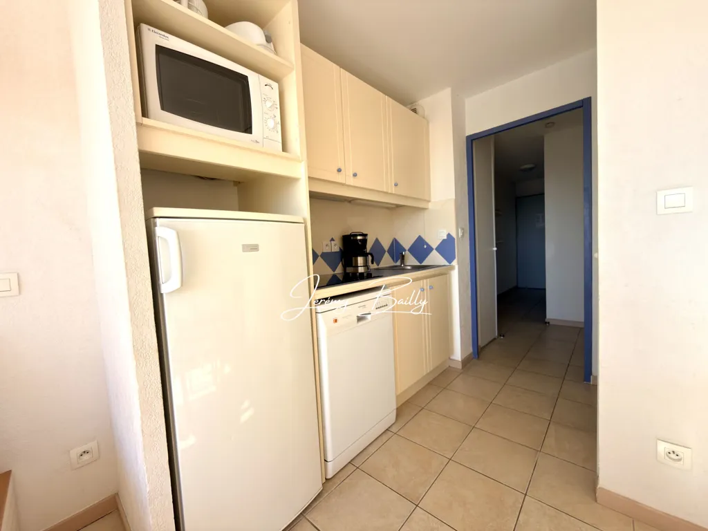 Köök - 2-Bed Apartment with Terrace in Le Barcarès