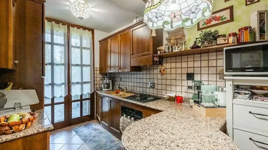 Cuisine - Rustic Villa with Garden in Castelfranco Emilia