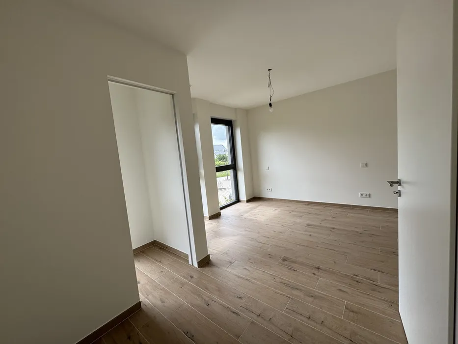 Toad - Contemporary House with Rooftop Terrace in Strassen